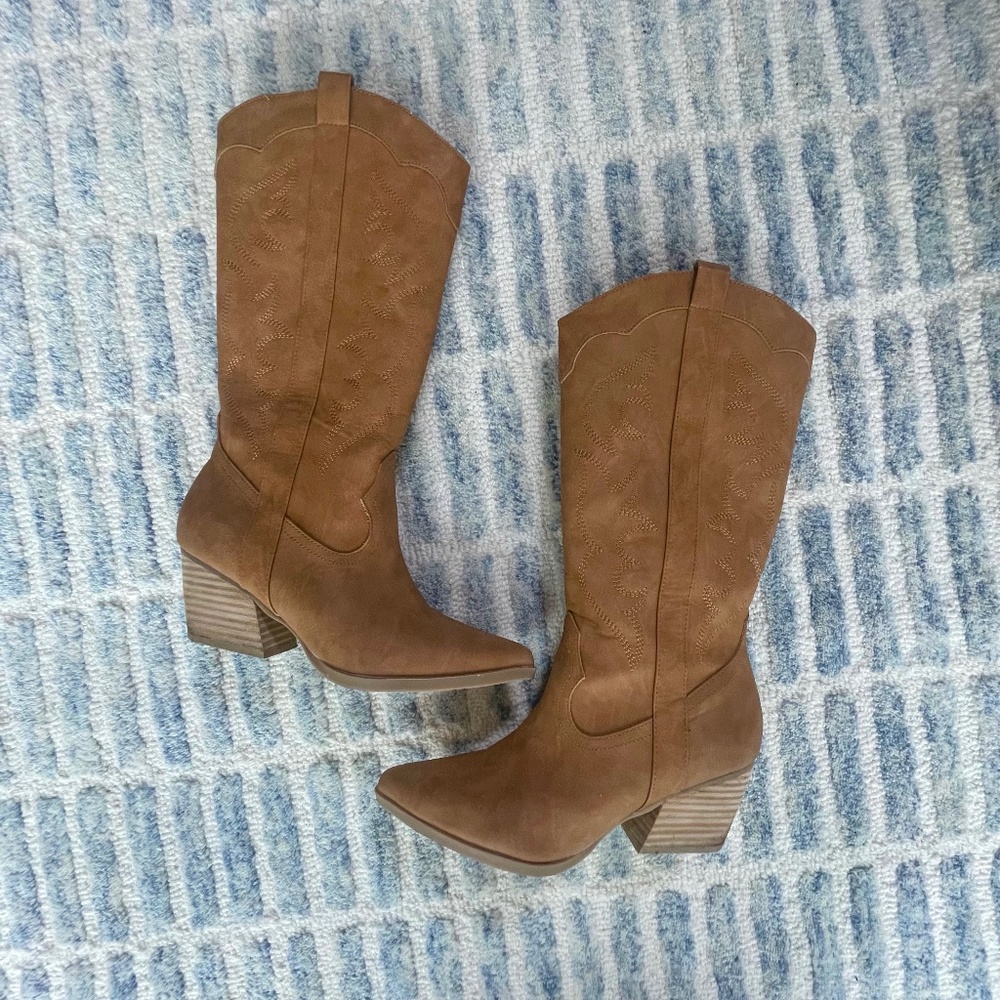 DV Dolce Vita  Kindred Cowgirl Boots